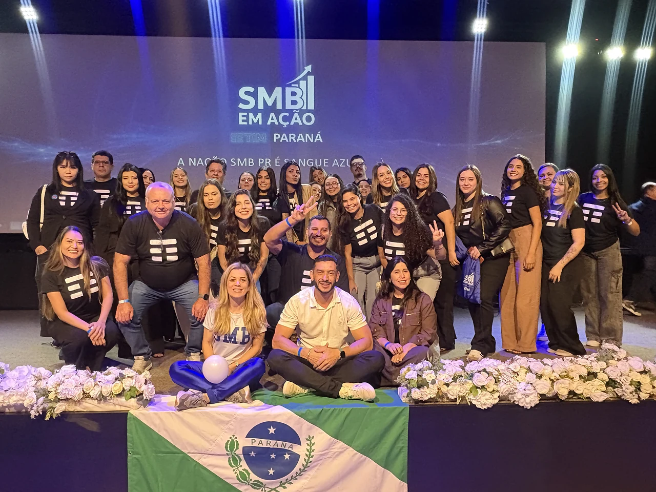 Equipe da Vetorial Telecom reunida no evento SMB em Ação TIM Paraná.