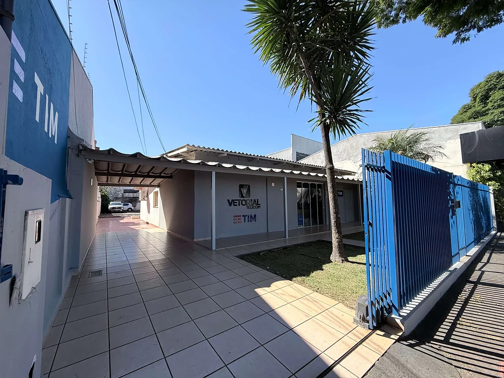 Fachada da sede da Vetorial Telecom em Maringá.
